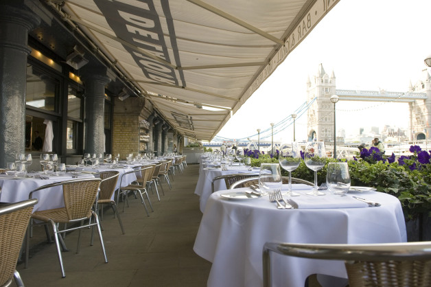 Terrace with a view at Le Pont De La Tour