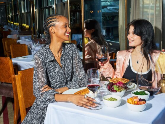 Guests dining at Le Pont de la Tour